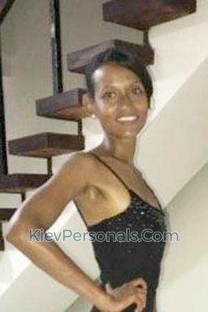 173738 - Stephanie Age: 37 - Costa Rica