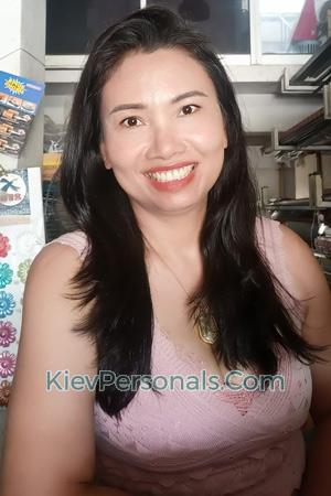 196082 - Punyanuch  (Kung) Age: 54 - Thailand