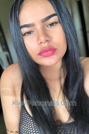 196158 - Laura Age: 25 - Colombia