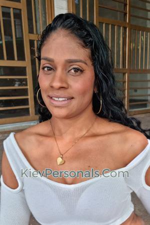 207174 - Emilia Age: 41 - Colombia