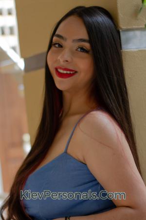210289 - Laura Age: 26 - Colombia