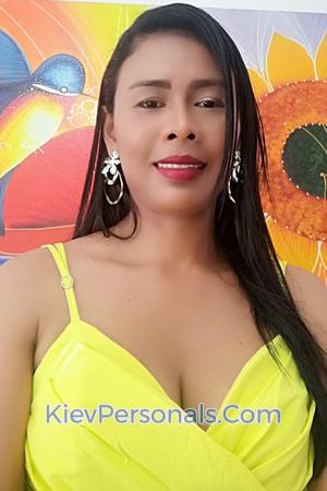 211146 - Yeinis Age: 40 - Colombia