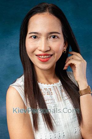 217370 - Sukumarn (Bee) Age: 46 - Thailand