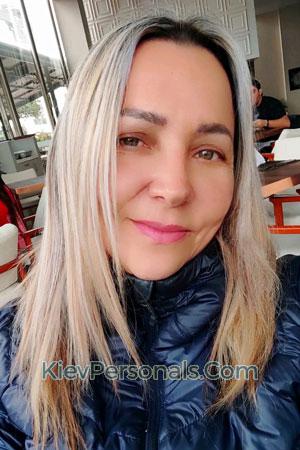 220610 - Sara Age: 51 - Peru