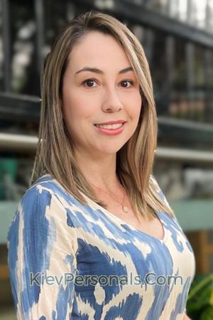 221403 - Janeth Age: 46 - Colombia